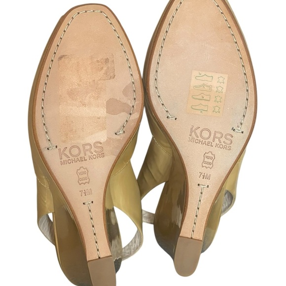 MICHAEL KORS Tan Patent
Leather 4" High Wedge Open Toe
Slingback Shoes size 7.5M - Picture 8 of 13
